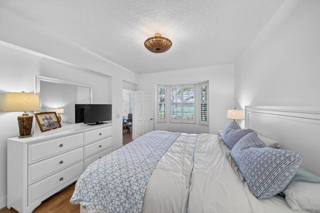 391 NE Plantation Road 215, Hutchinson Island, FL 34996