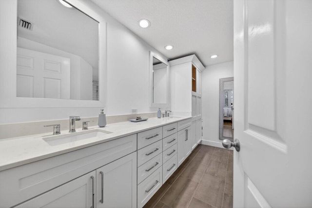 391 NE Plantation Road 215, Hutchinson Island, FL 34996