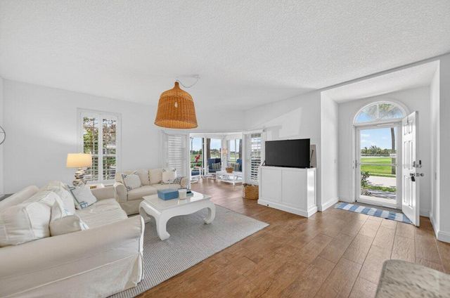 391 NE Plantation Road 215, Hutchinson Island, FL 34996