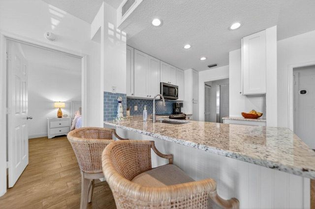 391 NE Plantation Road 215, Hutchinson Island, FL 34996