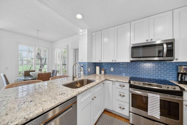 391 NE Plantation Road 215, Hutchinson Island, FL 34996