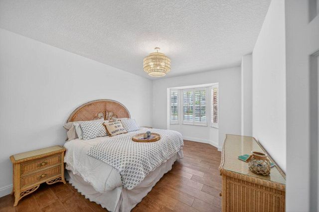 391 NE Plantation Road 215, Hutchinson Island, FL 34996