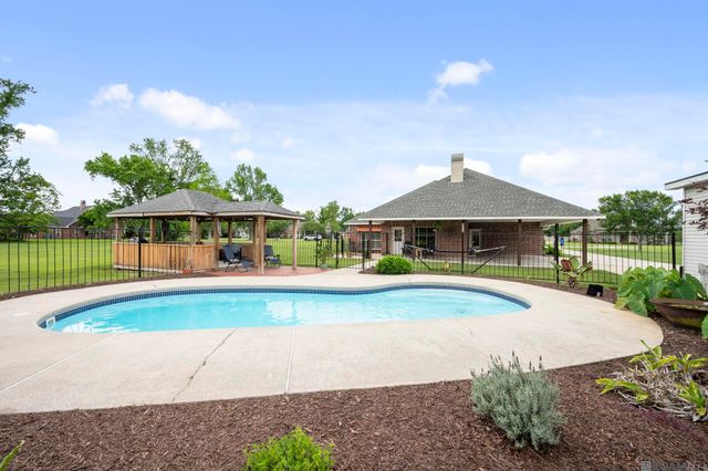 40399 Cotton Field Ave, Gonzales, LA 70737