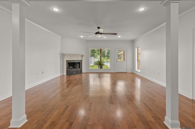 40399 Cotton Field Ave, Gonzales, LA 70737