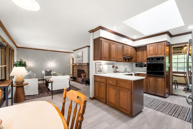 321 Birch AVENUE, Glendale, WI 53217
