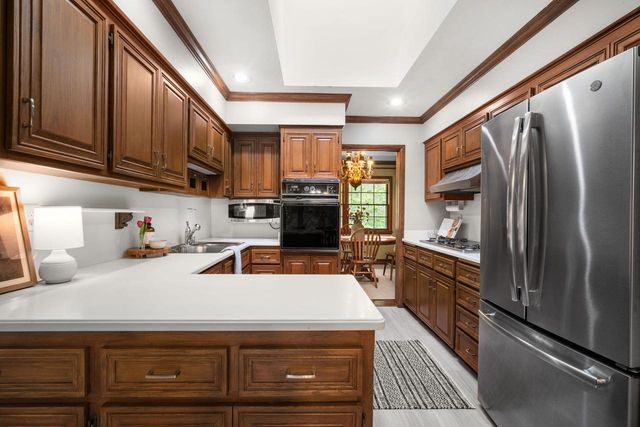 321 Birch AVENUE, Glendale, WI 53217