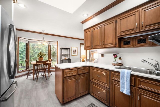 321 Birch AVENUE, Glendale, WI 53217