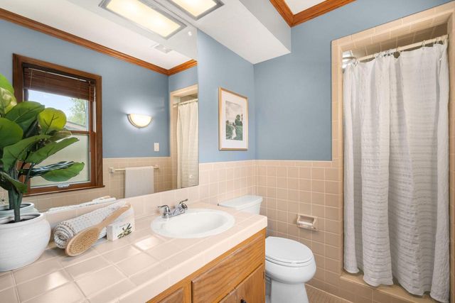 321 Birch AVENUE, Glendale, WI 53217