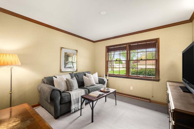 321 Birch AVENUE, Glendale, WI 53217