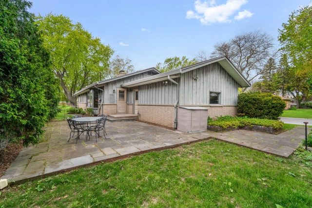 321 Birch AVENUE, Glendale, WI 53217