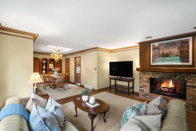321 Birch AVENUE, Glendale, WI 53217