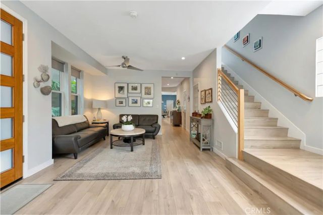 212 Hartford Avenue, Huntington Beach, CA 92648