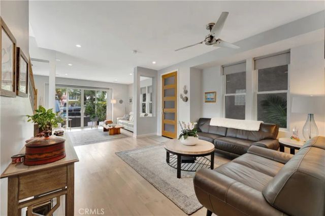 212 Hartford Avenue, Huntington Beach, CA 92648
