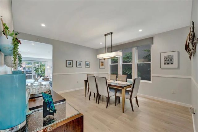 212 Hartford Avenue, Huntington Beach, CA 92648