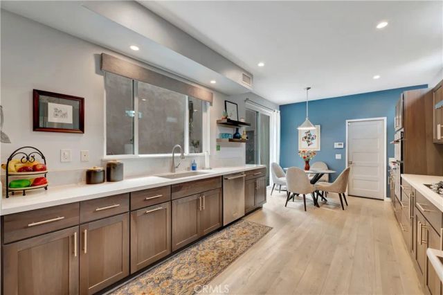 212 Hartford Avenue, Huntington Beach, CA 92648