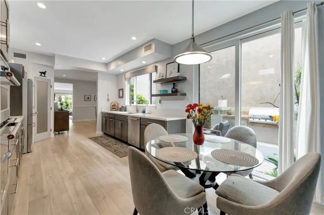 212 Hartford Avenue, Huntington Beach, CA 92648