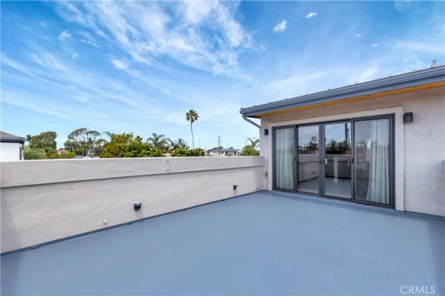 212 Hartford Avenue, Huntington Beach, CA 92648