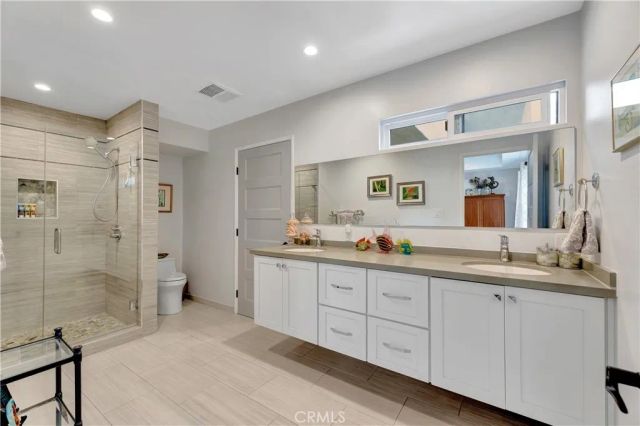 212 Hartford Avenue, Huntington Beach, CA 92648
