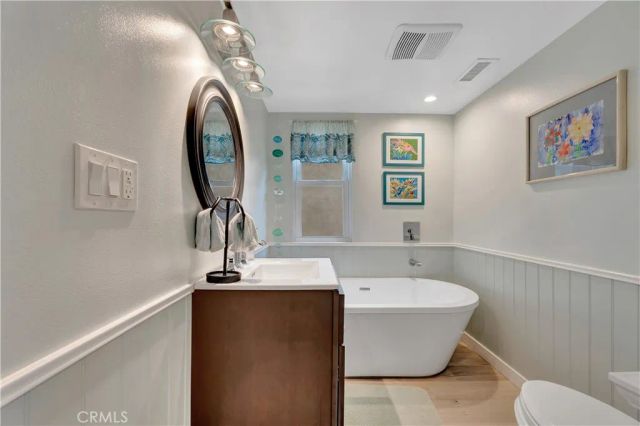 212 Hartford Avenue, Huntington Beach, CA 92648