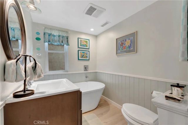 212 Hartford Avenue, Huntington Beach, CA 92648