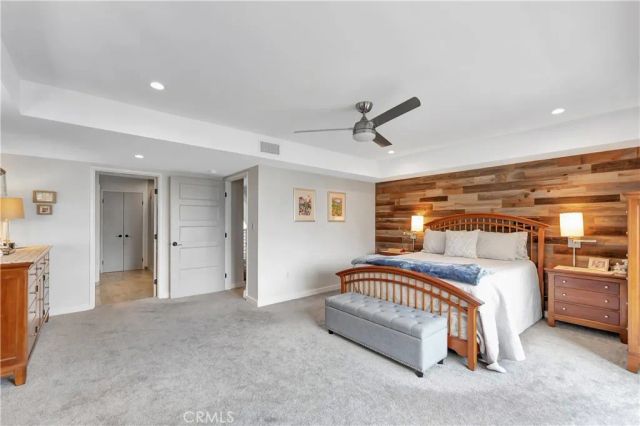 212 Hartford Avenue, Huntington Beach, CA 92648
