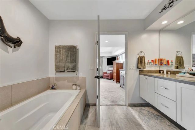 212 Hartford Avenue, Huntington Beach, CA 92648