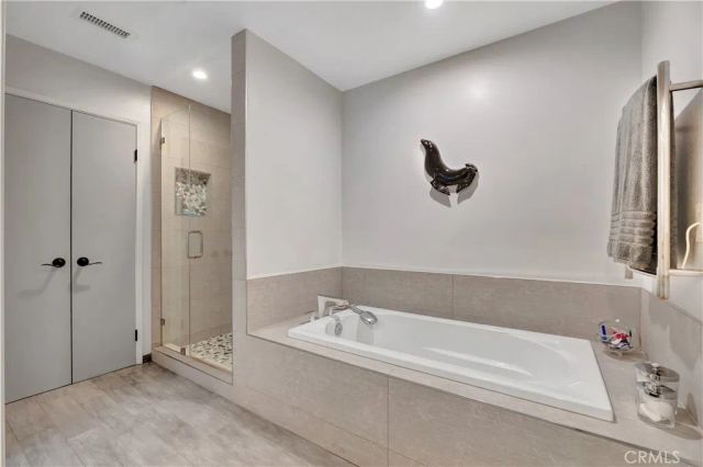 212 Hartford Avenue, Huntington Beach, CA 92648