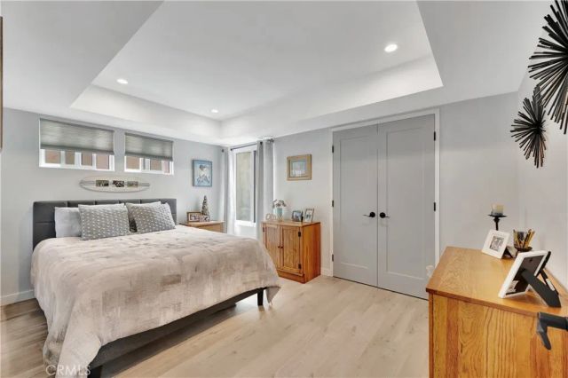 212 Hartford Avenue, Huntington Beach, CA 92648