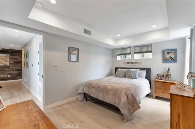 212 Hartford Avenue, Huntington Beach, CA 92648