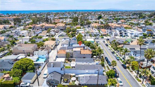 212 Hartford Avenue, Huntington Beach, CA 92648