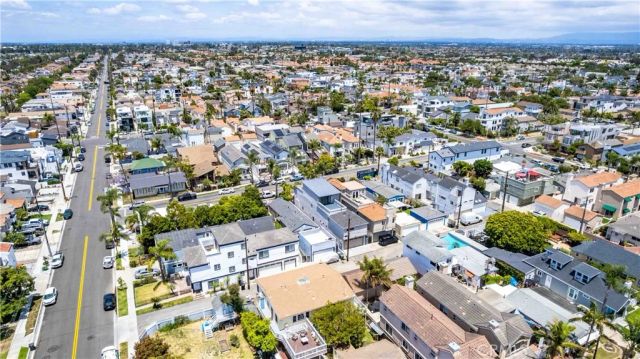 212 Hartford Avenue, Huntington Beach, CA 92648