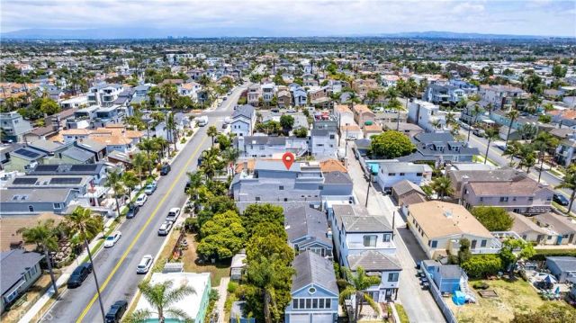 212 Hartford Avenue, Huntington Beach, CA 92648
