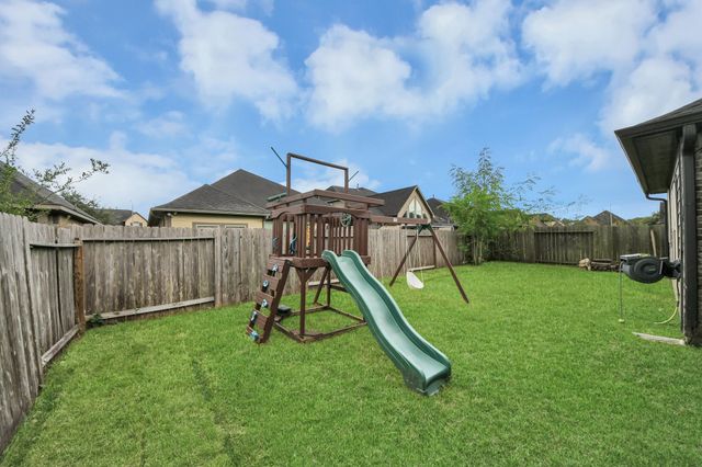 2939 Dawn Haven Lane, Pearland, TX 77584
