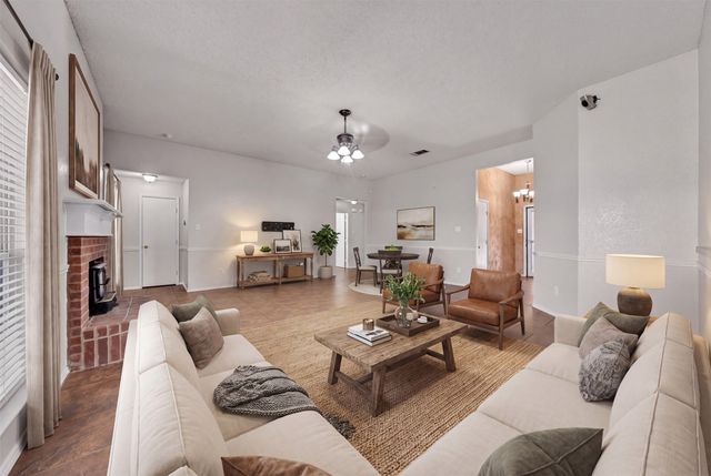 1017 Aaron Drive, Burleson, TX 76028