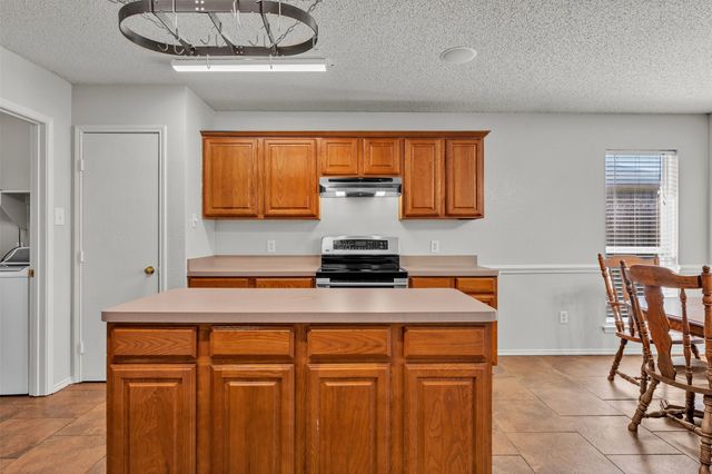 1017 Aaron Drive, Burleson, TX 76028
