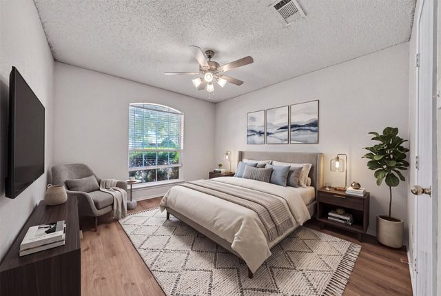 1017 Aaron Drive, Burleson, TX 76028