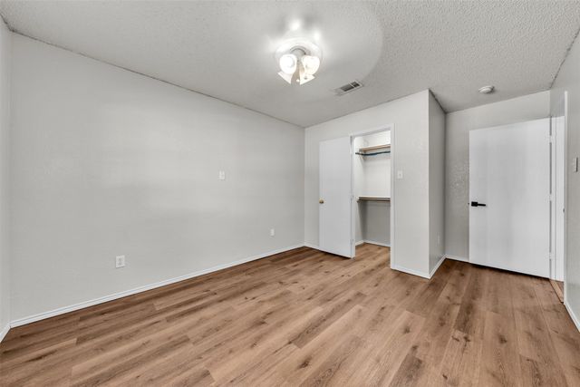 1017 Aaron Drive, Burleson, TX 76028