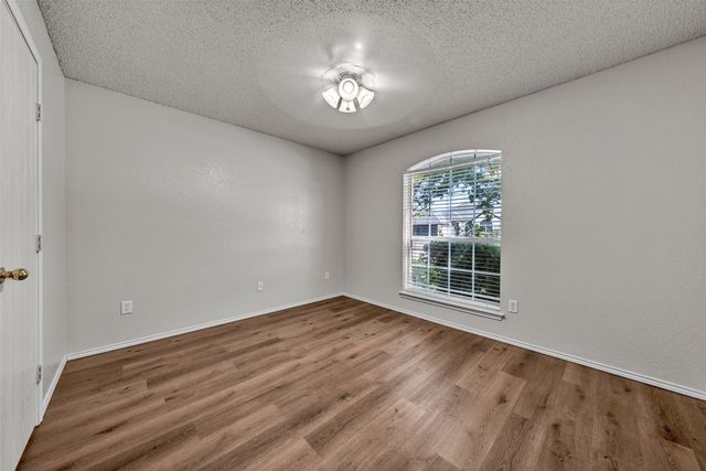 1017 Aaron Drive, Burleson, TX 76028