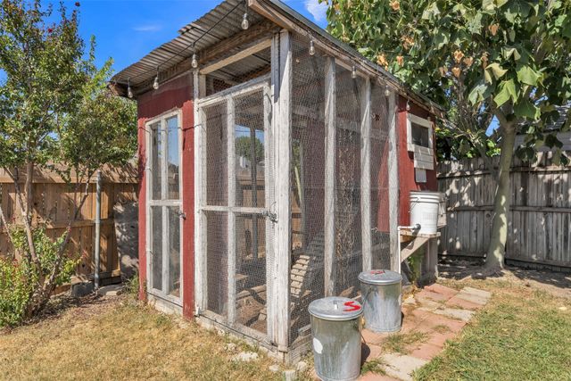 1017 Aaron Drive, Burleson, TX 76028