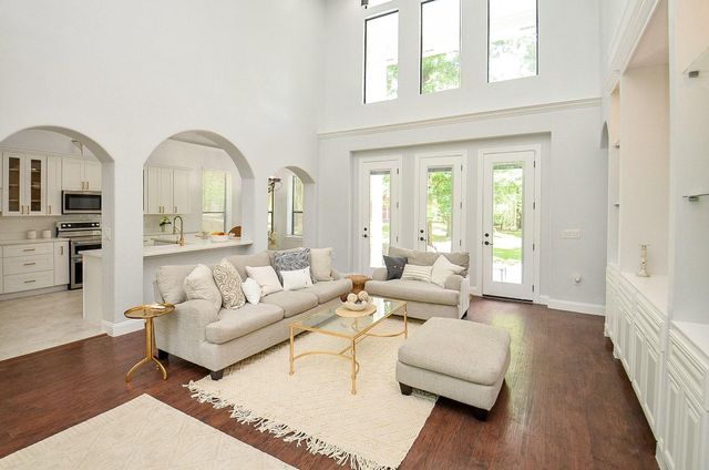 8912 Forest Lake Drive, Montgomery, TX 77316