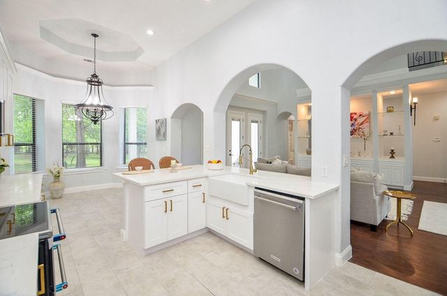 8912 Forest Lake Drive, Montgomery, TX 77316