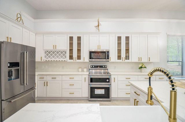 8912 Forest Lake Drive, Montgomery, TX 77316