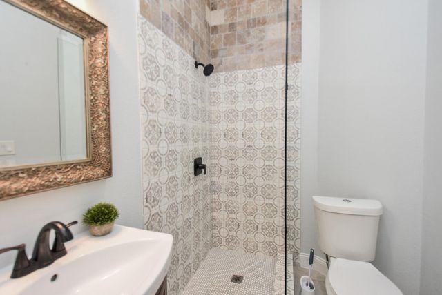 8912 Forest Lake Drive, Montgomery, TX 77316