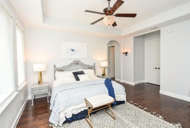 8912 Forest Lake Drive, Montgomery, TX 77316