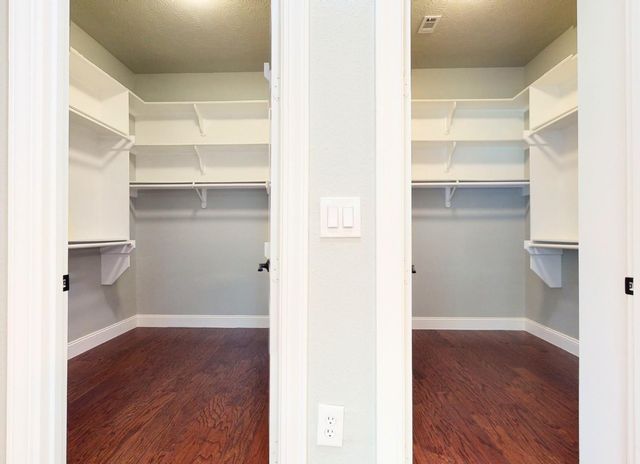 8912 Forest Lake Drive, Montgomery, TX 77316