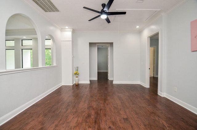 8912 Forest Lake Drive, Montgomery, TX 77316