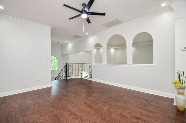 8912 Forest Lake Drive, Montgomery, TX 77316