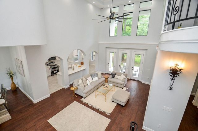 8912 Forest Lake Drive, Montgomery, TX 77316