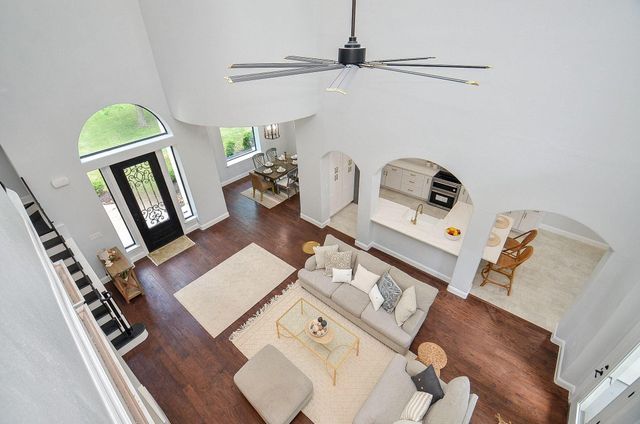 8912 Forest Lake Drive, Montgomery, TX 77316