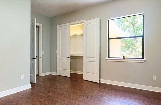 8912 Forest Lake Drive, Montgomery, TX 77316